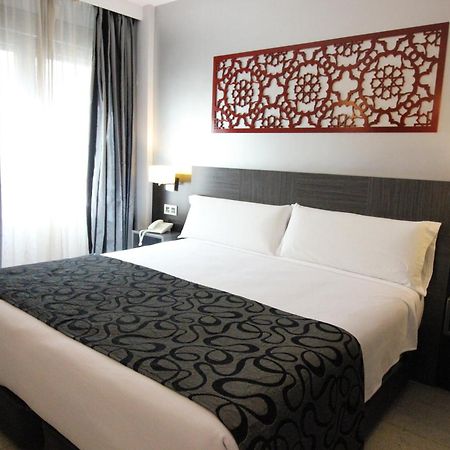 Hotel Venecia Sevilla Bagian luar foto