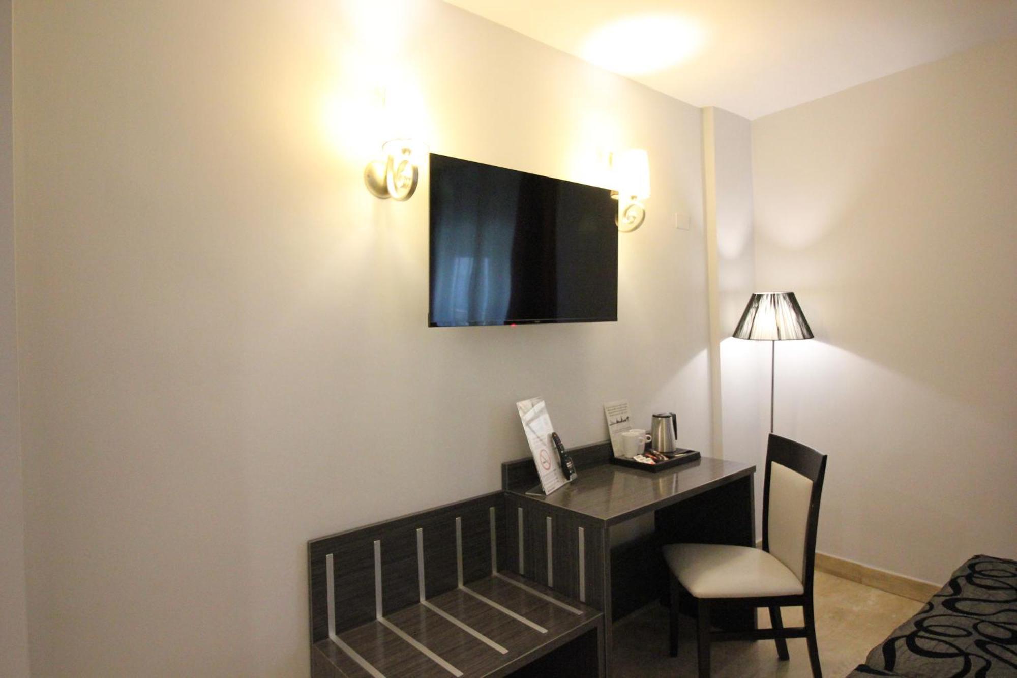 Hotel Venecia Sevilla Bagian luar foto