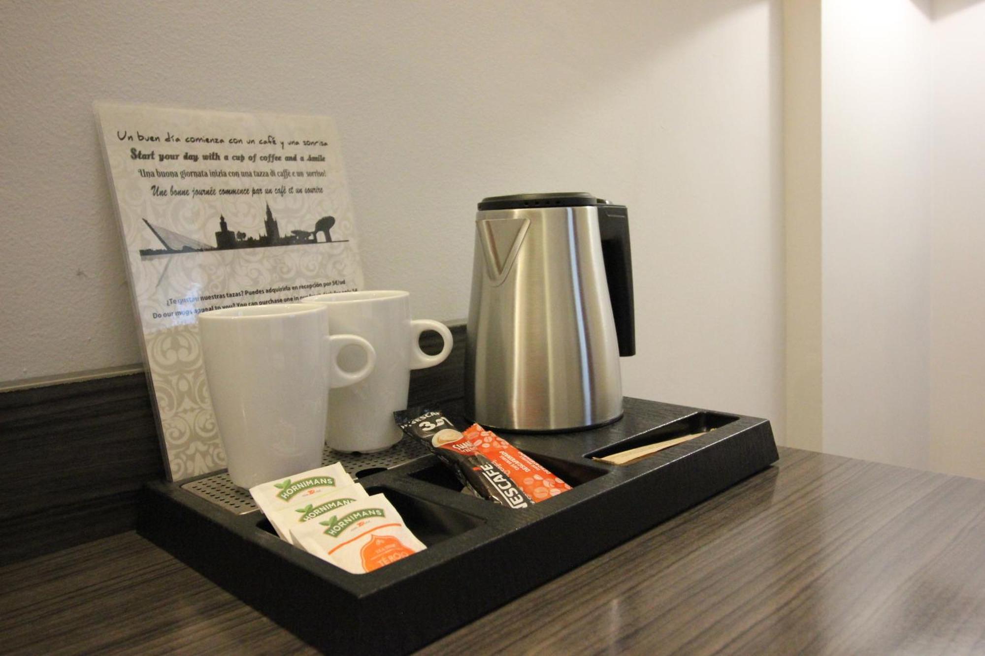 Hotel Venecia Sevilla Bagian luar foto