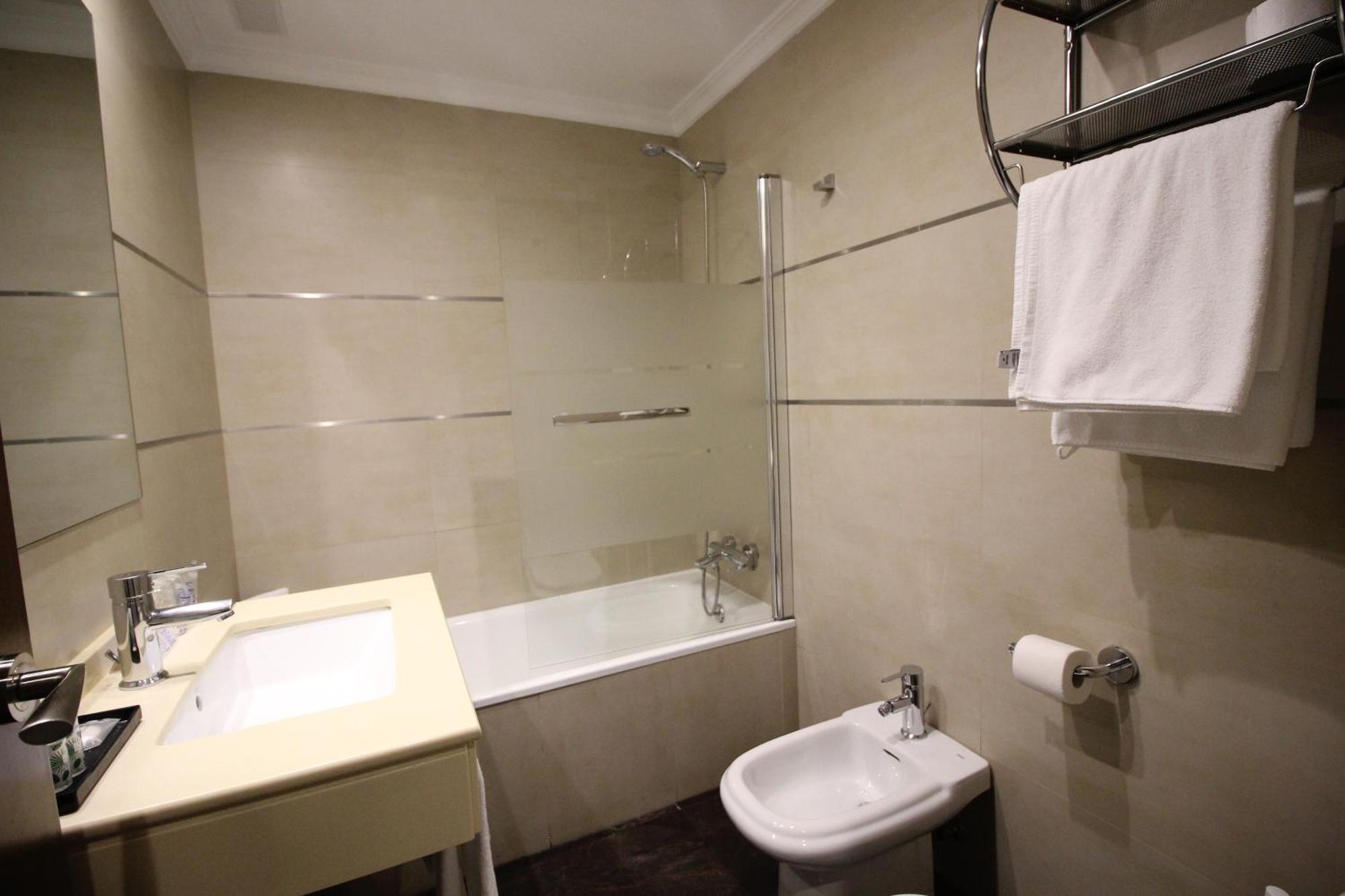 Hotel Venecia Sevilla Bagian luar foto