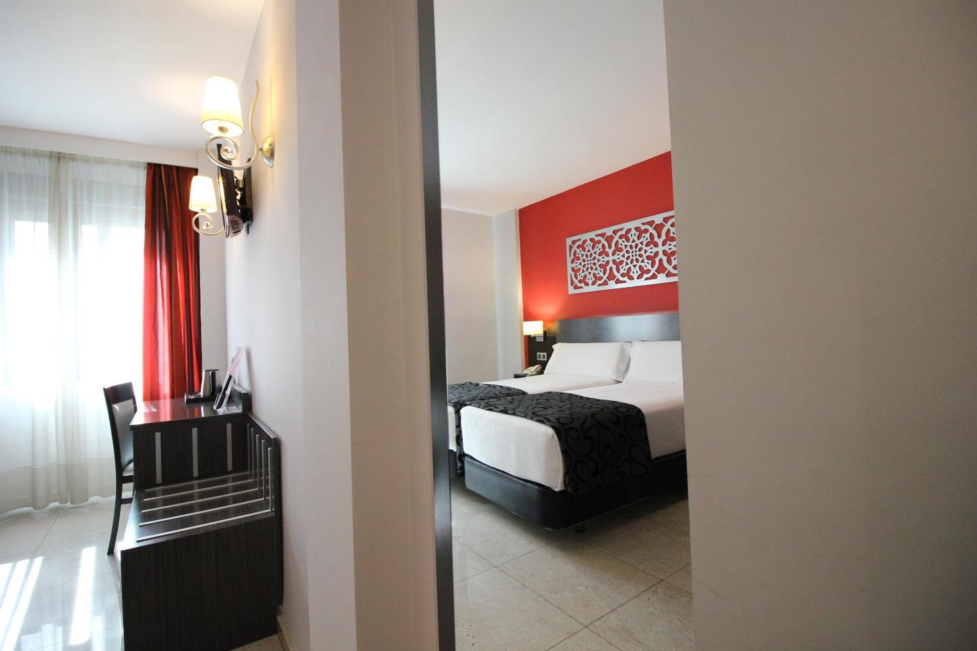 Hotel Venecia Sevilla Bagian luar foto