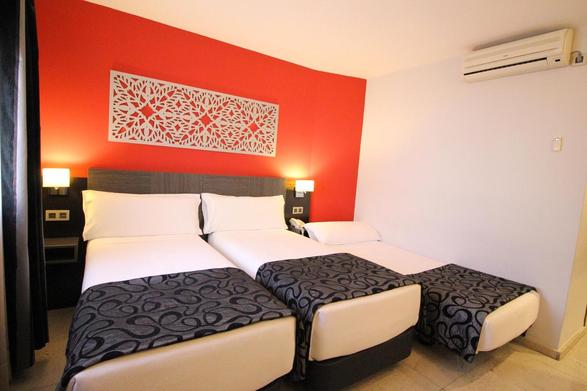 Hotel Venecia Sevilla Bagian luar foto