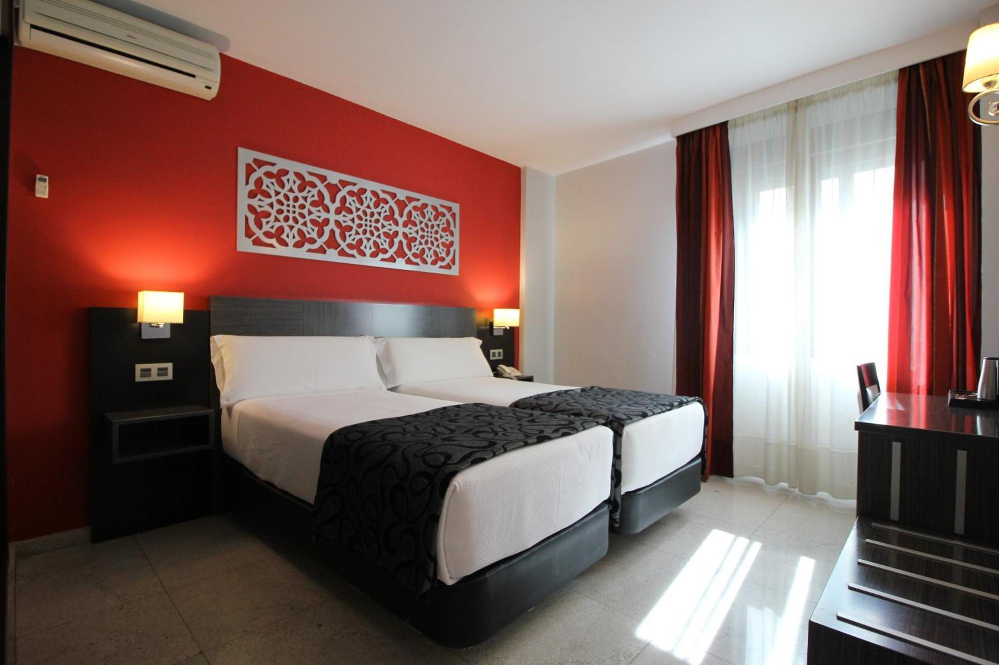 Hotel Venecia Sevilla Bagian luar foto