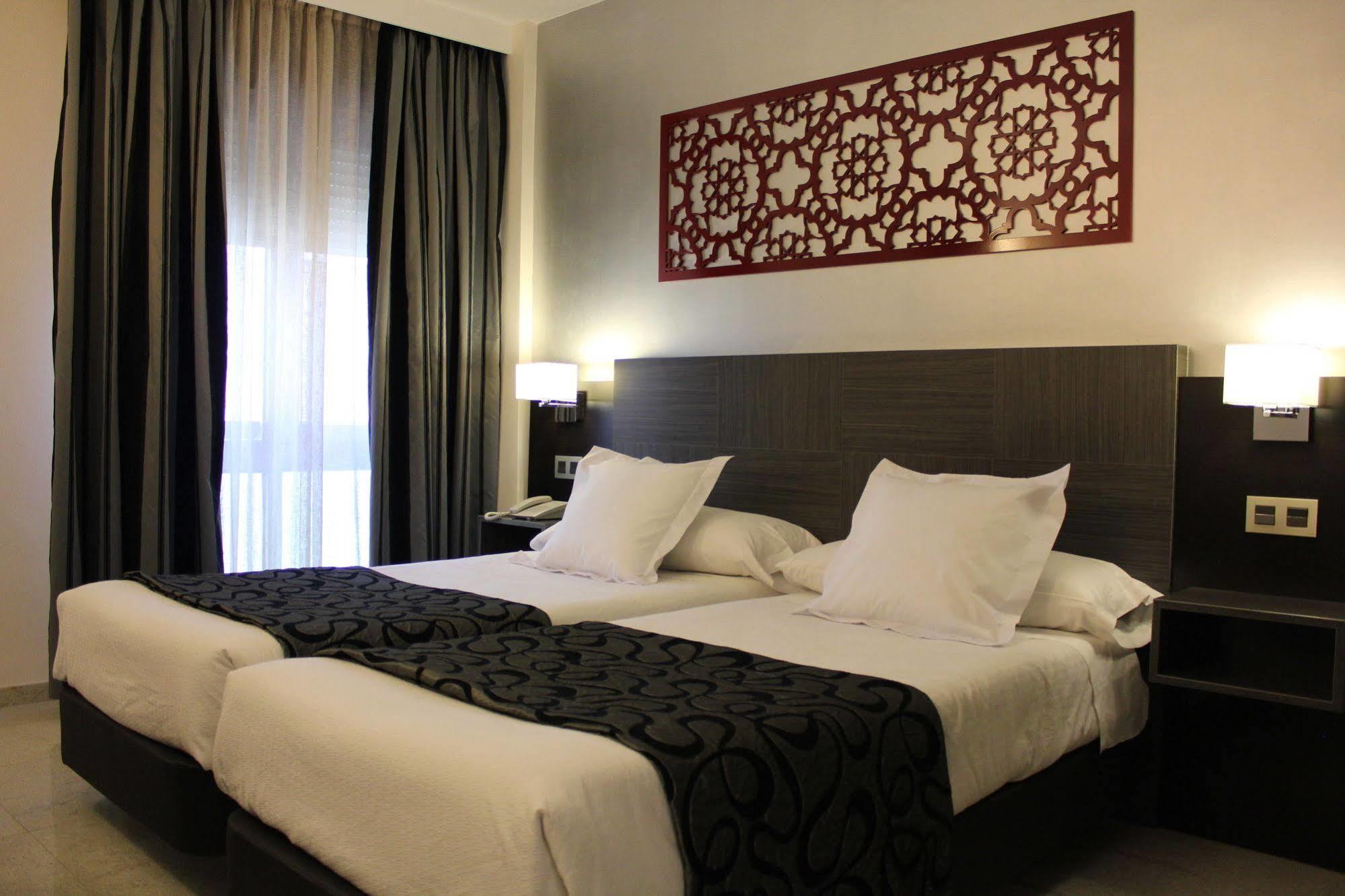 Hotel Venecia Sevilla Bagian luar foto