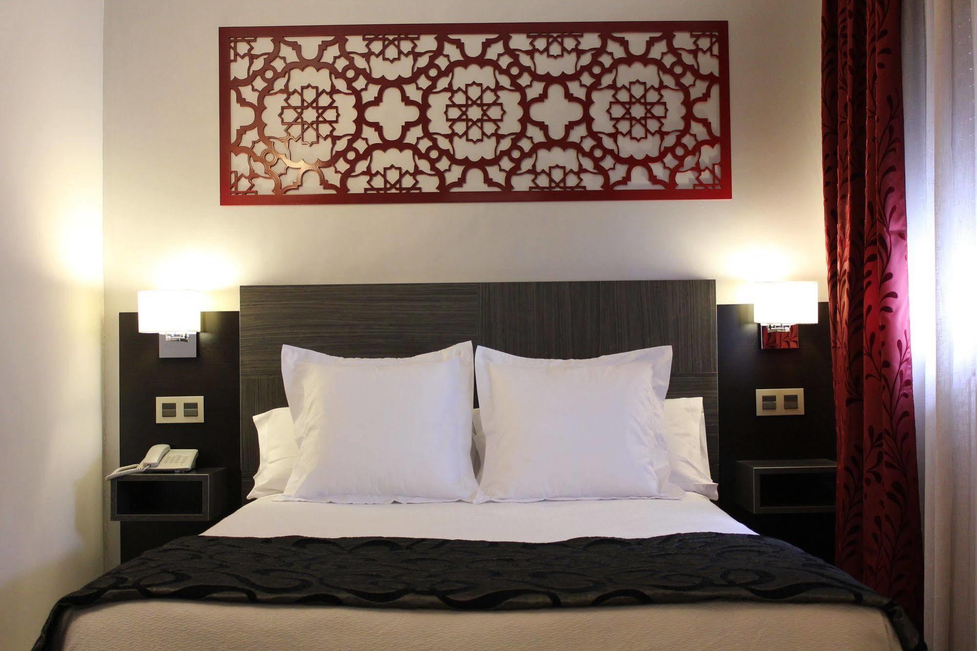 Hotel Venecia Sevilla Bagian luar foto